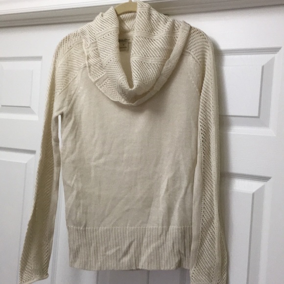 Lucky Brand Sweater 🍀 - Picture 2 of 5